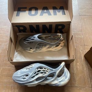 Yeezy Moon Grey Slides 10/10